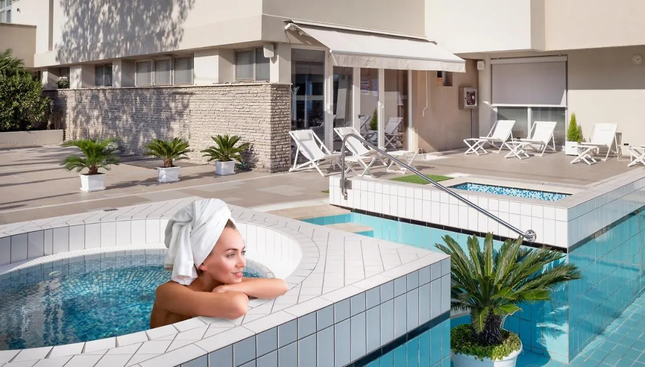 Ascot Apartment Fronte Mare & Spa Rimini 0*,  Italy