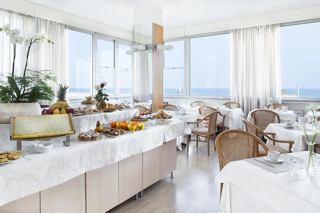 Ascot Apartment Fronte Mare & Spa Rimini