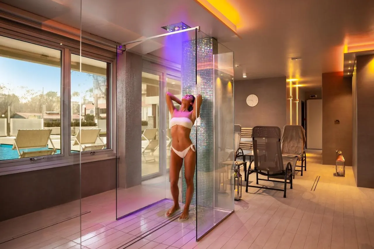 Ascot Apartment Fronte Mare & Spa Rimini