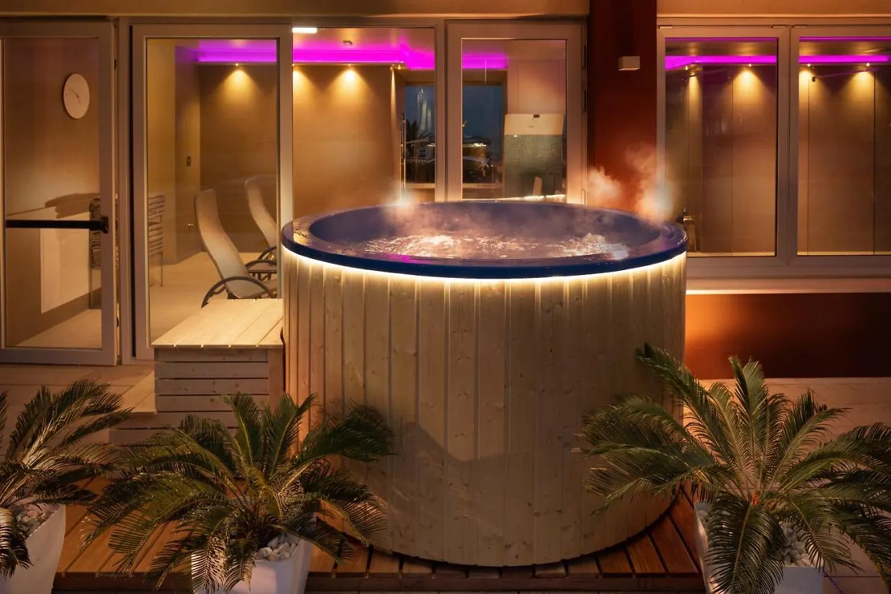 Ascot Apartment Fronte Mare & Spa Rimini Italy