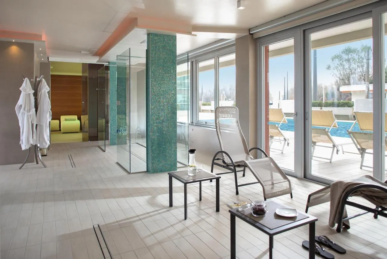 Ascot Apartment Fronte Mare & Spa Rimini 0*,  Italy