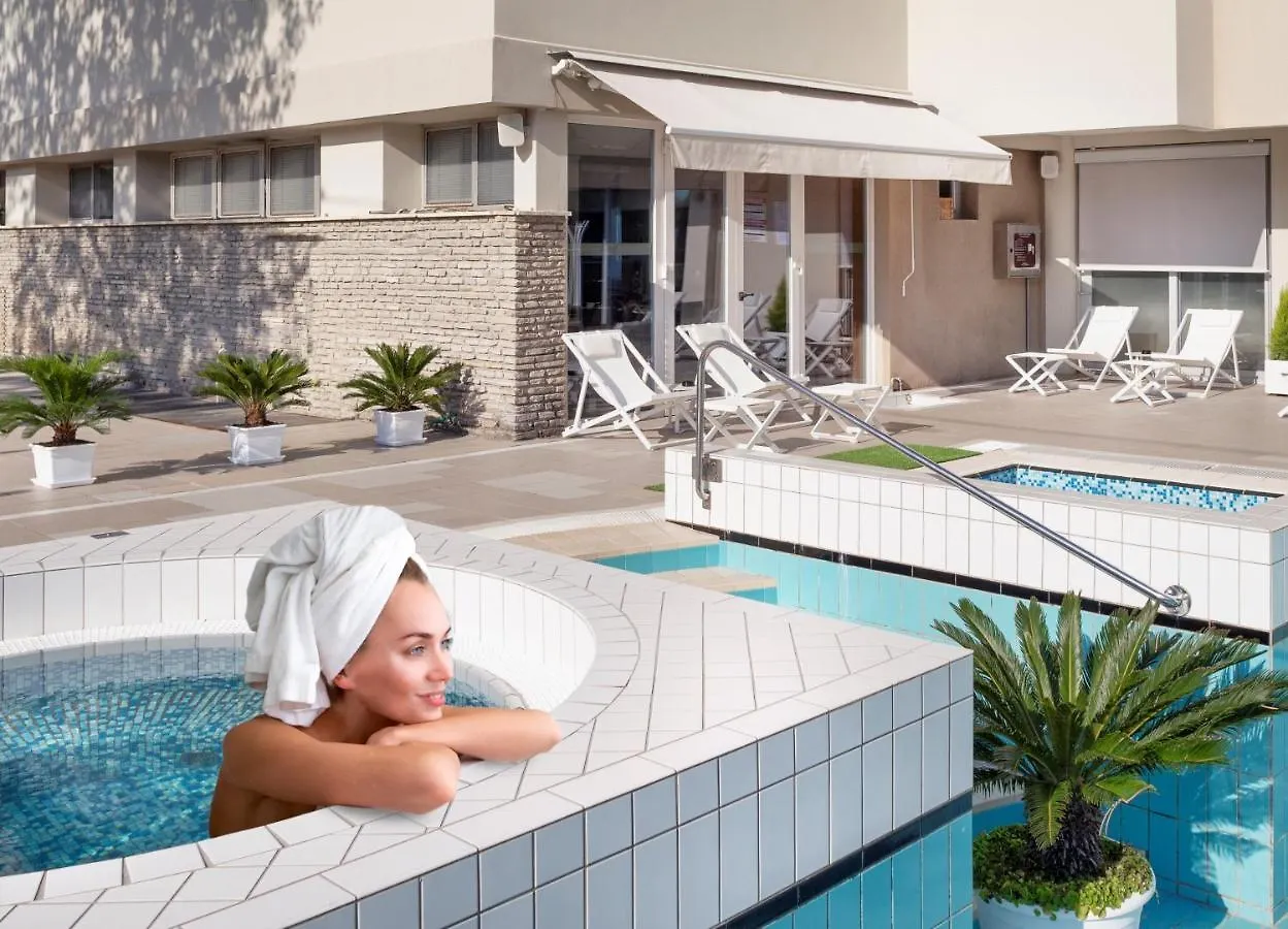 Ascot Apartment Fronte Mare & Spa Rimini